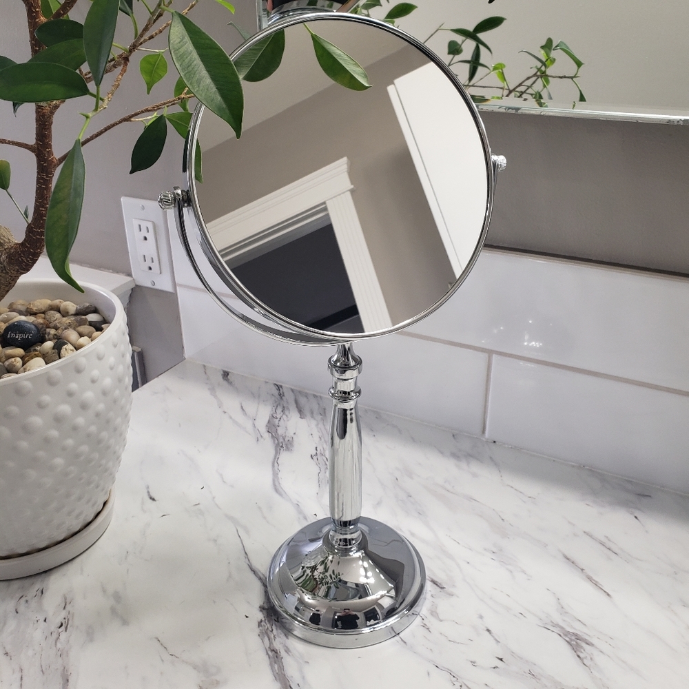 🪞 Vanity Mirror with 10x